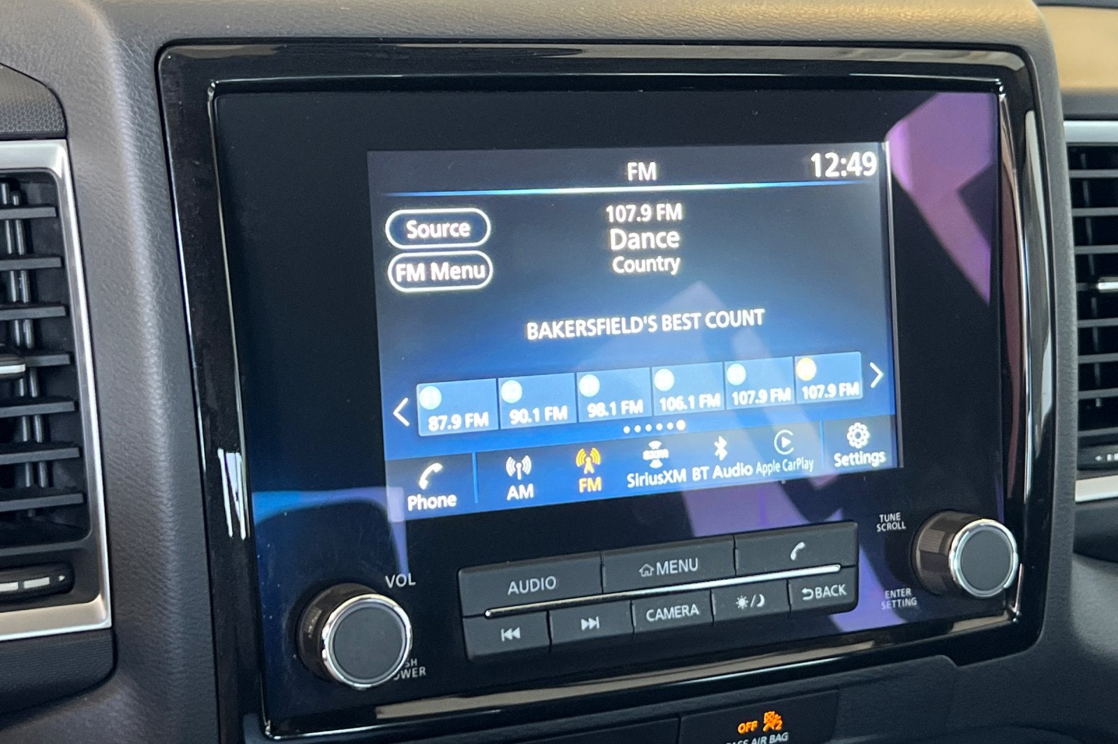 2022 Nissan Frontier SV