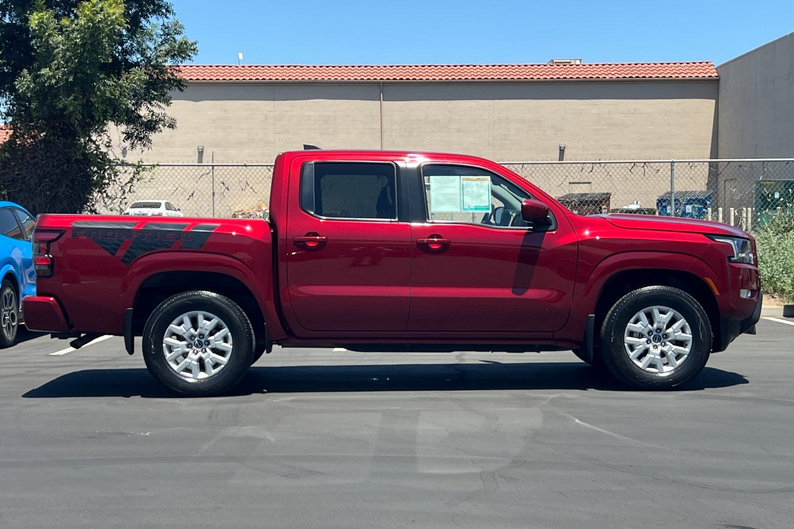 2022 Nissan Frontier SV
