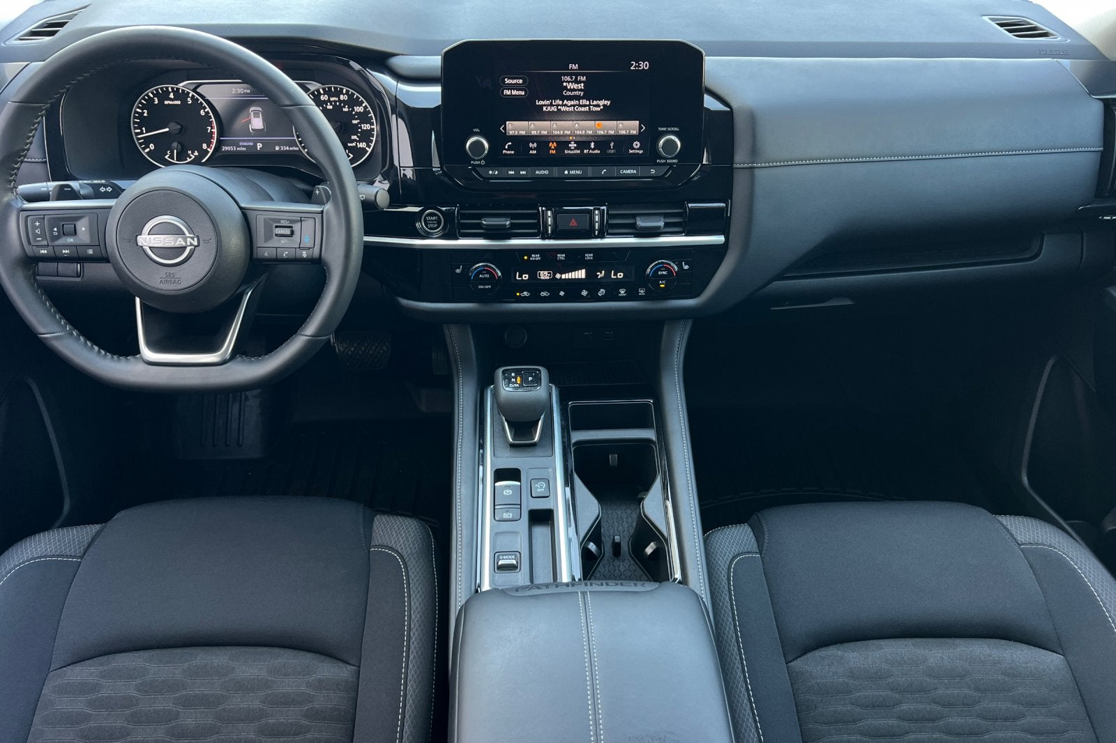 2024 Nissan Pathfinder SV