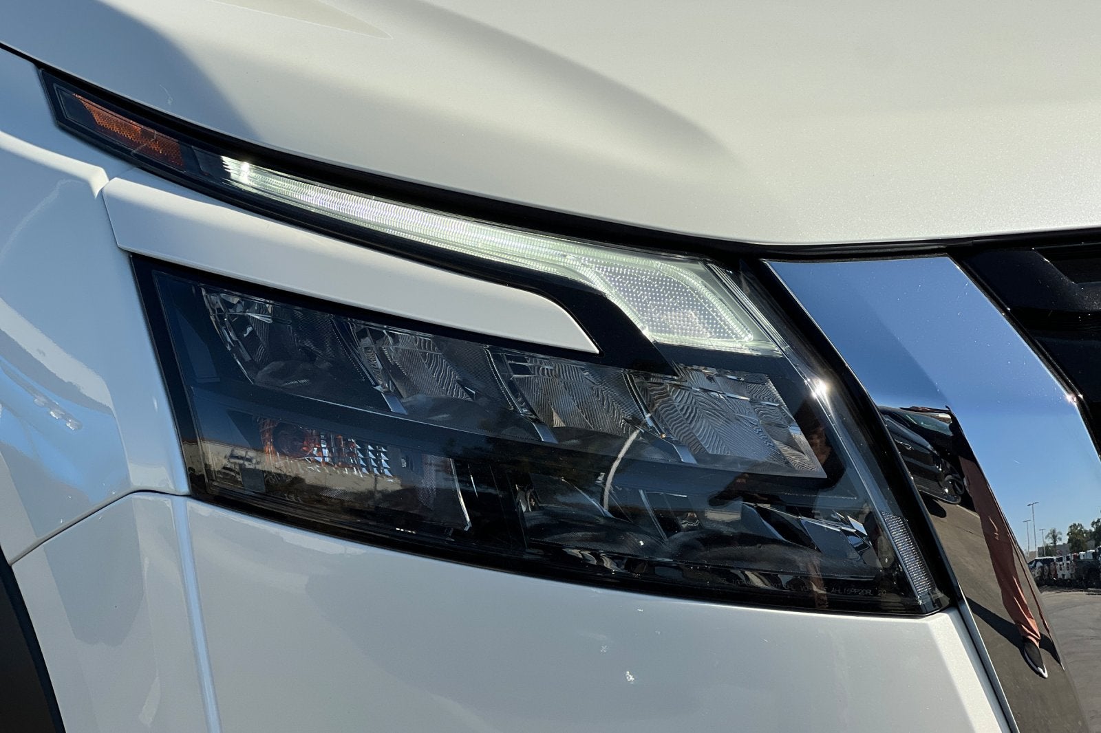 2024 Nissan Pathfinder SV