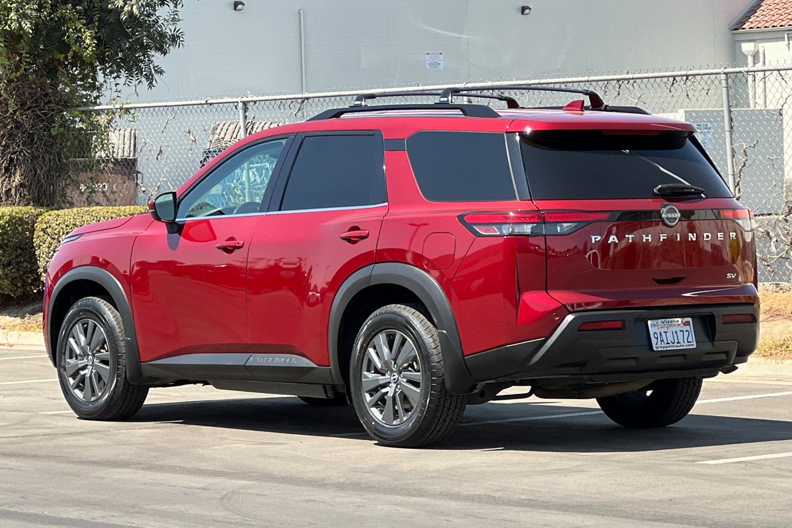2022 Nissan Pathfinder SV