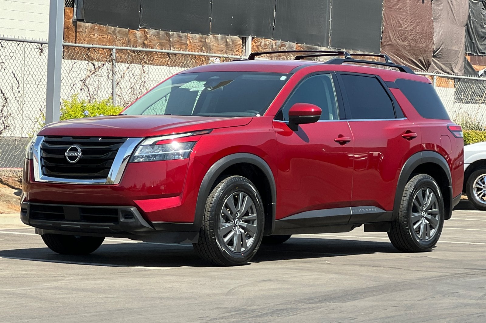 2022 Nissan Pathfinder SV