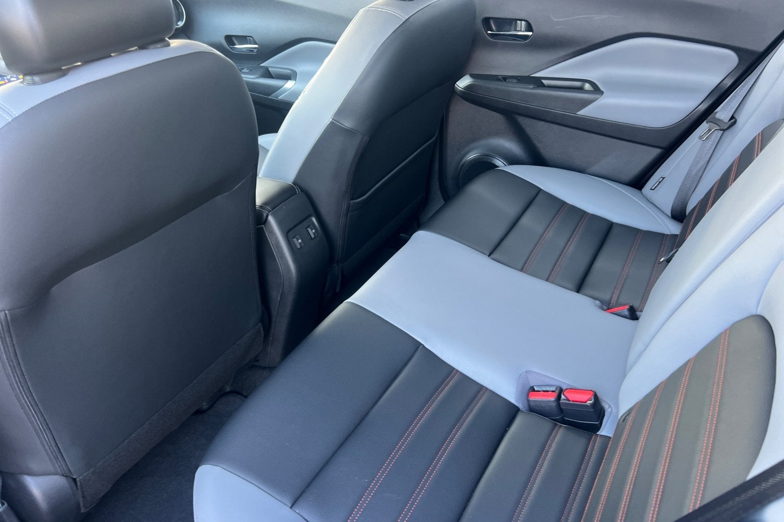 2022 Nissan Kicks SR