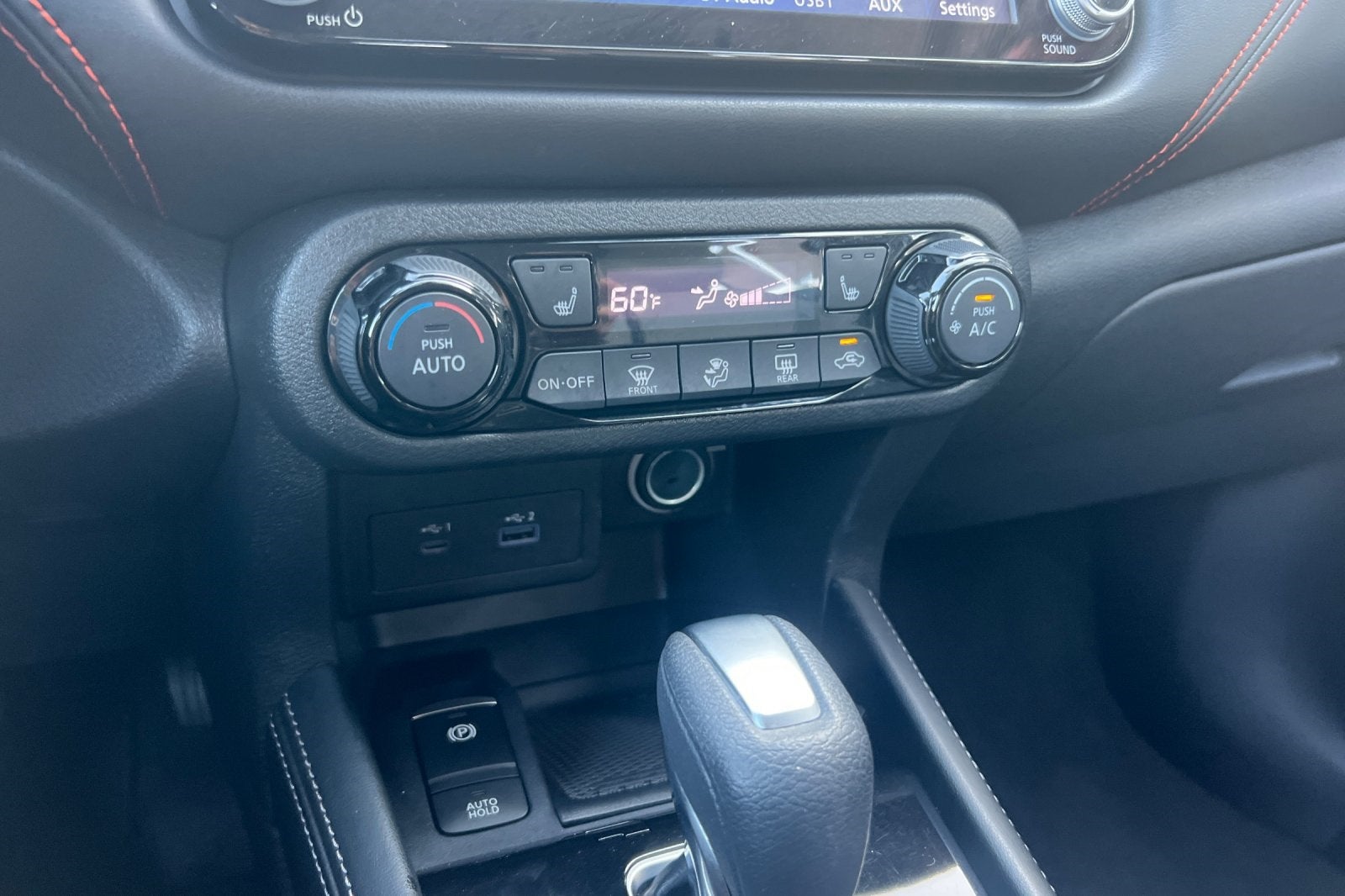 2022 Nissan Kicks SR