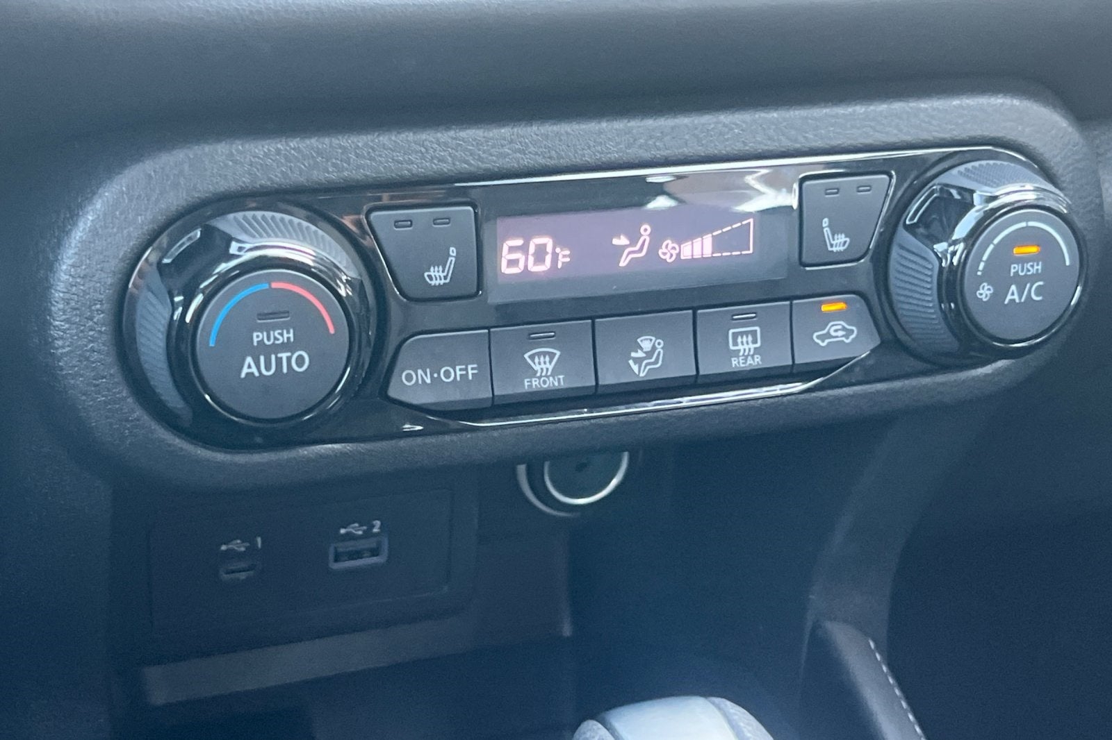 2022 Nissan Kicks SR