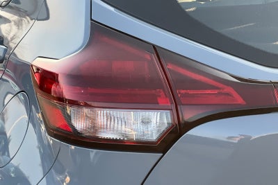 2022 Nissan Kicks SR