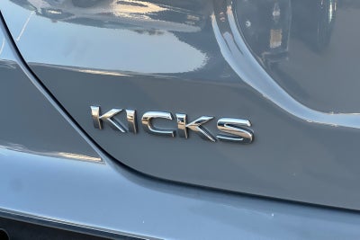 2022 Nissan Kicks SR
