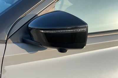 2022 Nissan Kicks SR